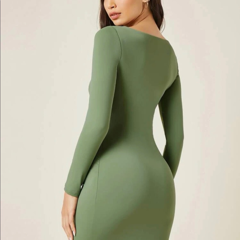 Green bodycon dress